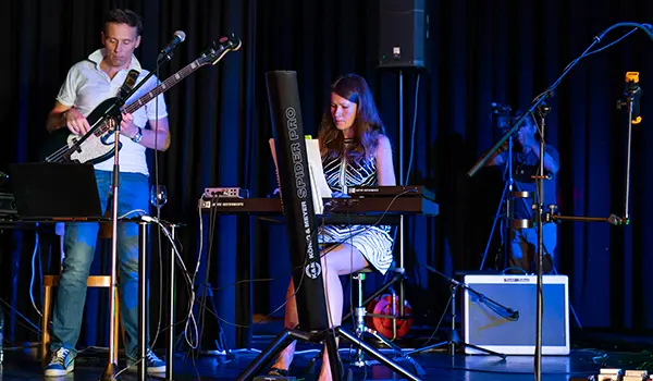 Liveband, Partyband und Hochzeitsband Meelton spielen am Apéro
