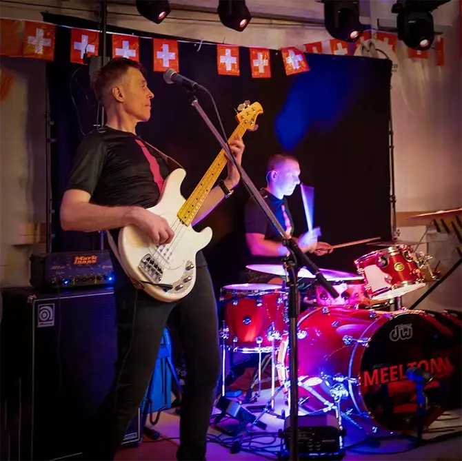 Liveband The Meelton spielt im Fassdaubenclub in Neuburg