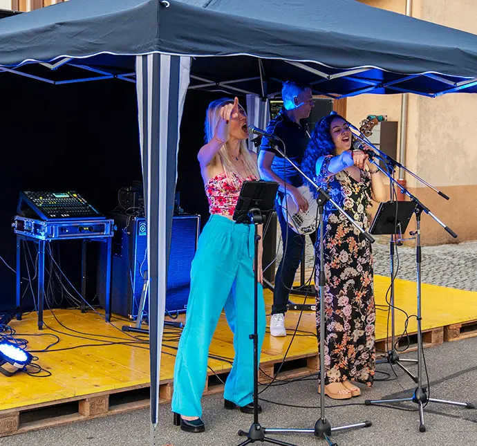 Band The Meelton spielt live am Dorffest im Kanton Schaffhausen