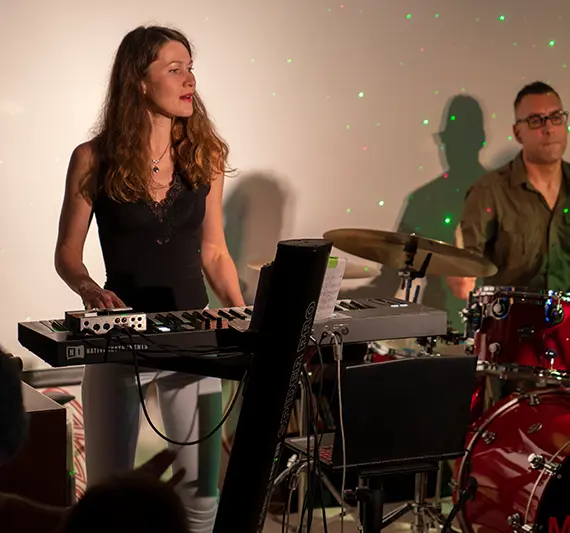 Liveband Meelton singt Party- und Coversongs live