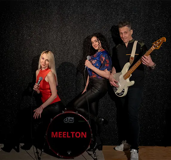 Hochzeitsband Meelton aus der Schweiz als Trio mit Gesang und Bass