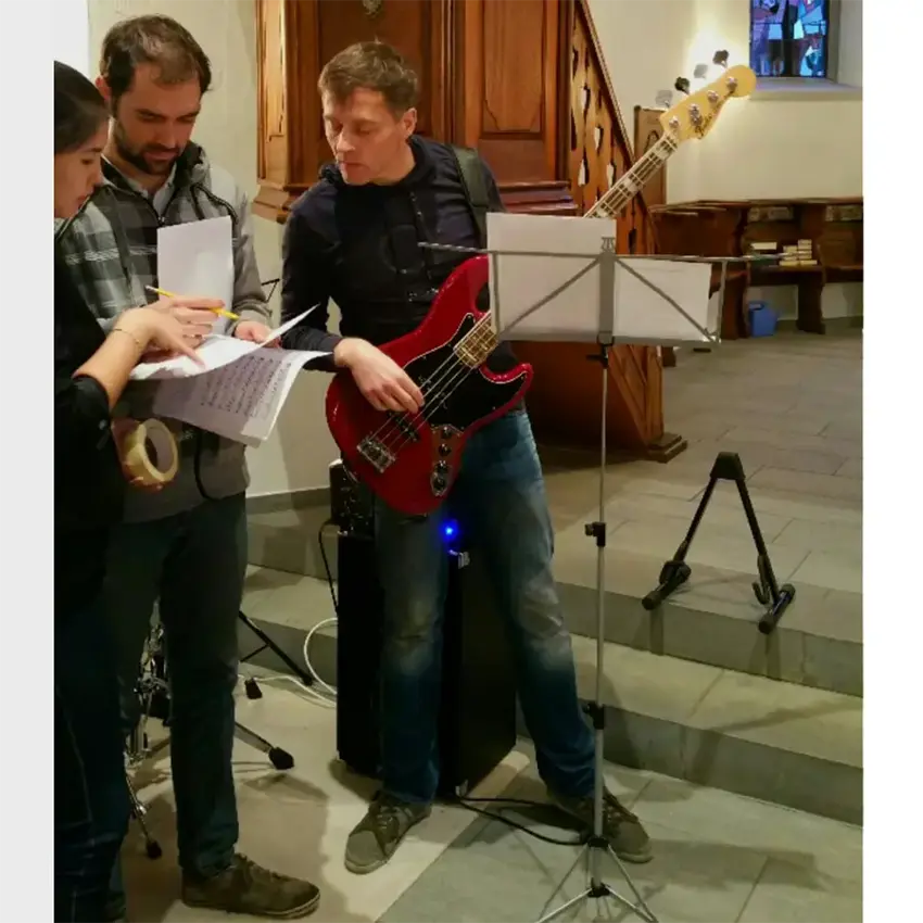 Hochzeitsband Meelton spielt klassische und moderne Hochzeitsmusik in der Kirche